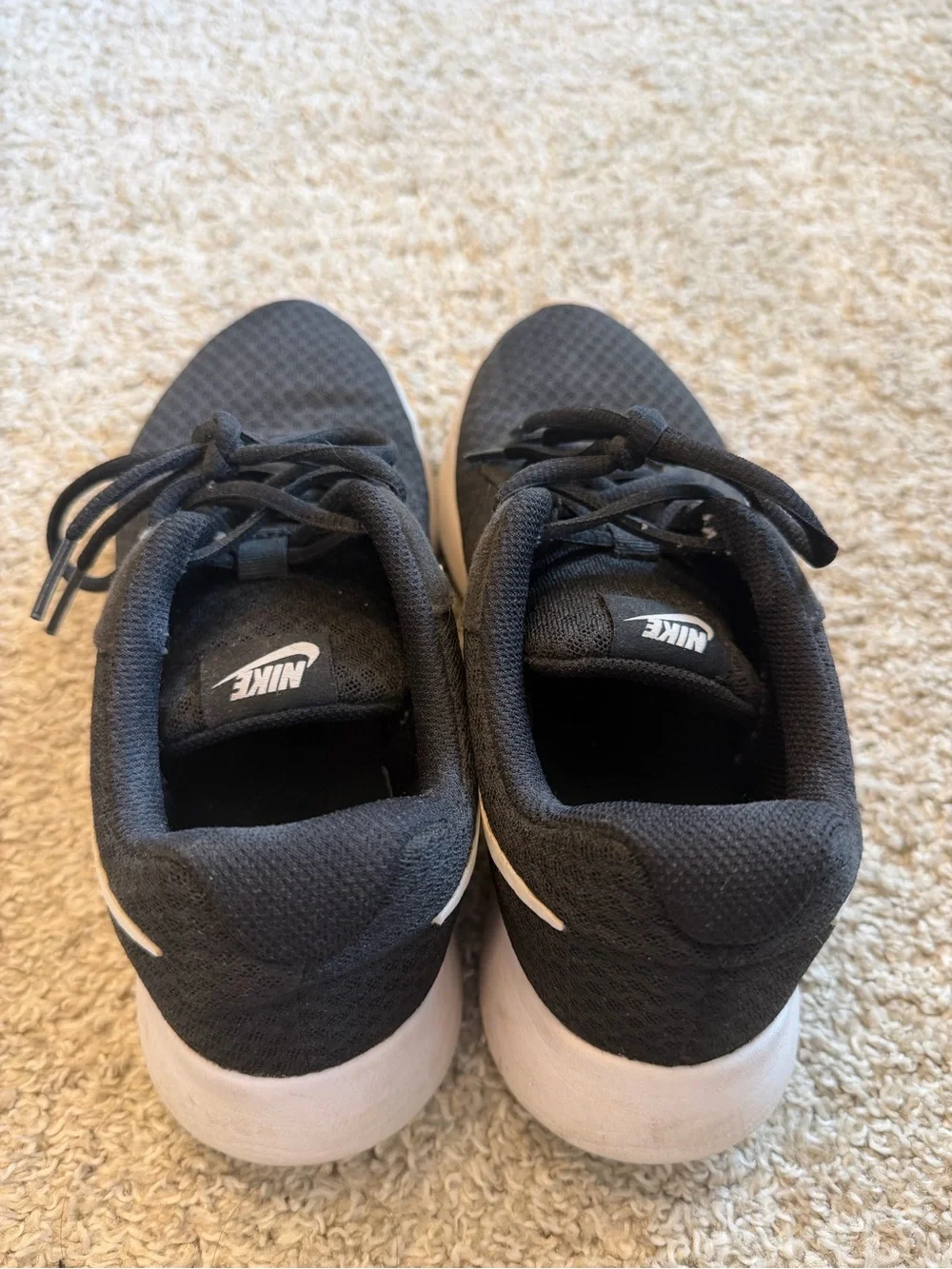 Nike Tanjun Black Mesh Running Shoes with White Soles Women’s 7.5